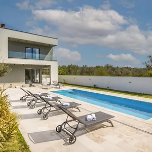  Villa Dunja